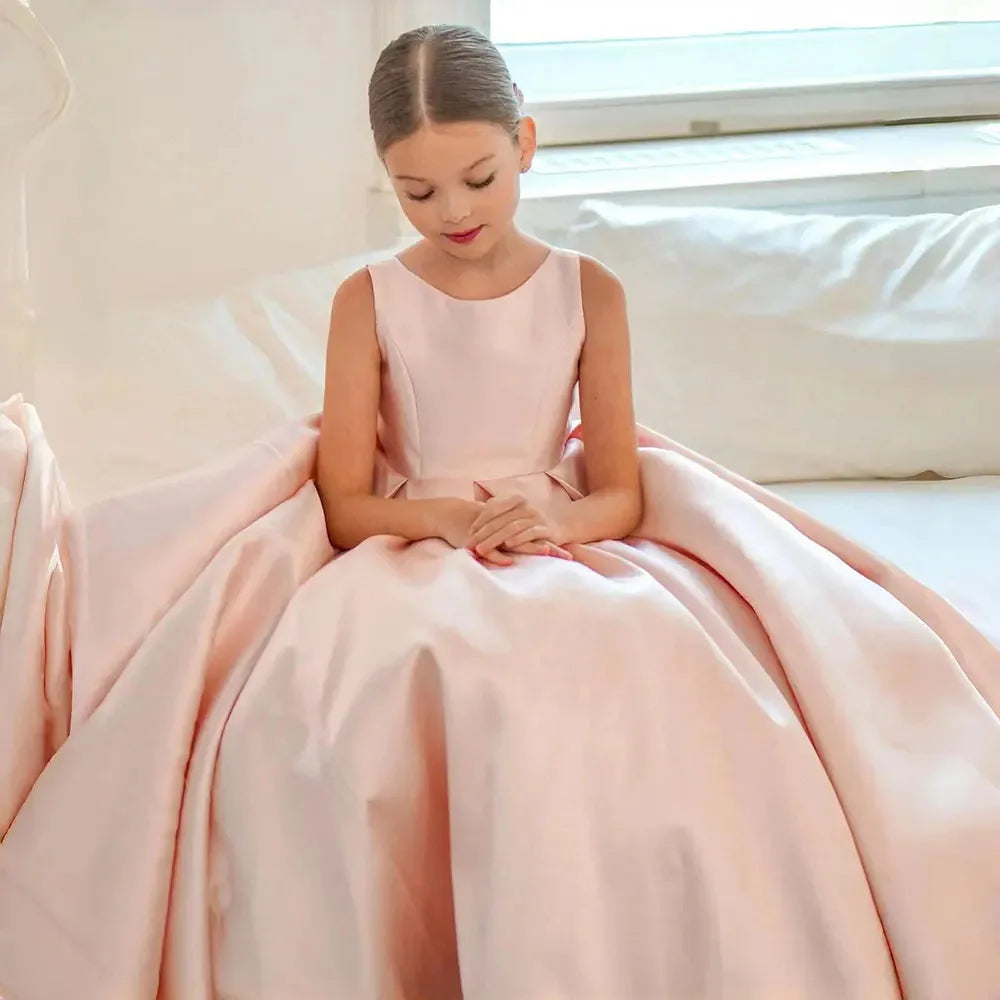 Luxury White Satin Girls Formal Gown Kids Princess Wedding Party Dress Toddler First Communion Dress Children Birthday Outfits